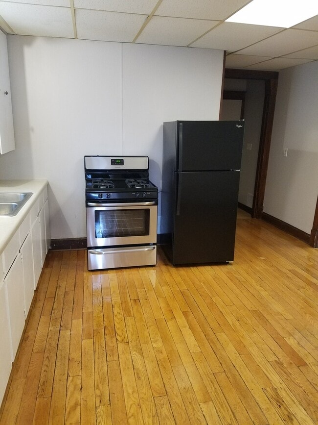 Building Photo - 1002 Burr