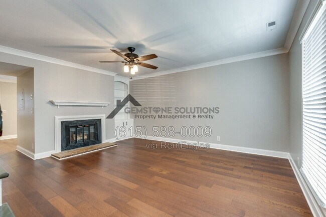 Building Photo - 717 Fox Ridge Dr