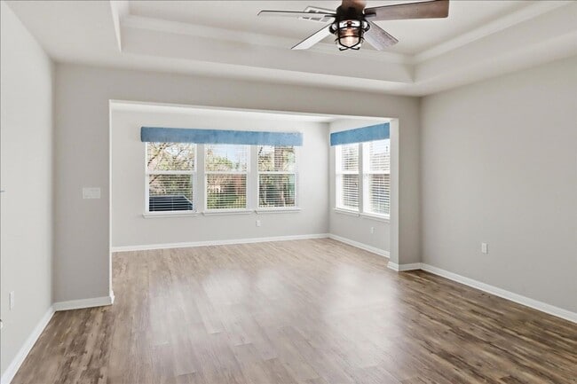 Building Photo - 532 Hereford Ln