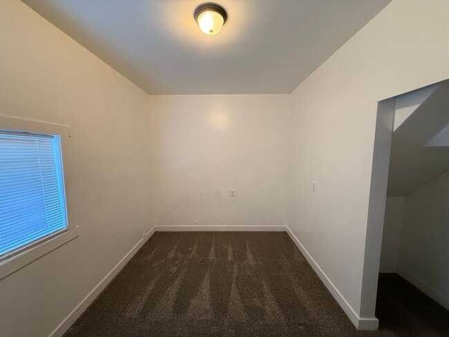 Building Photo - 3 Bed 1.5 Bath Pet Friendly Home in Monroe