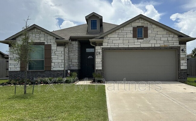 Primary Photo - 206 White Wing Ln