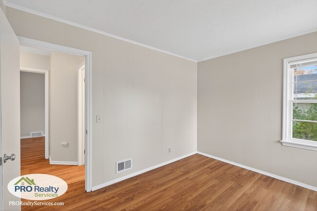 Building Photo - 3 Bedroom Home in Shakopee