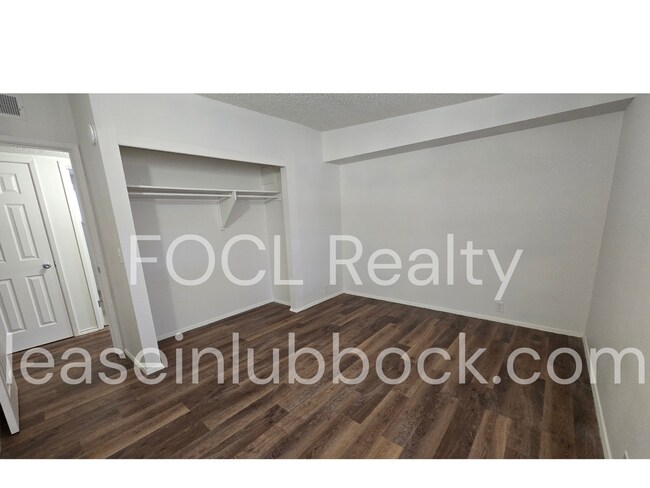 Building Photo - Bright and Open 4 Bedroom Home