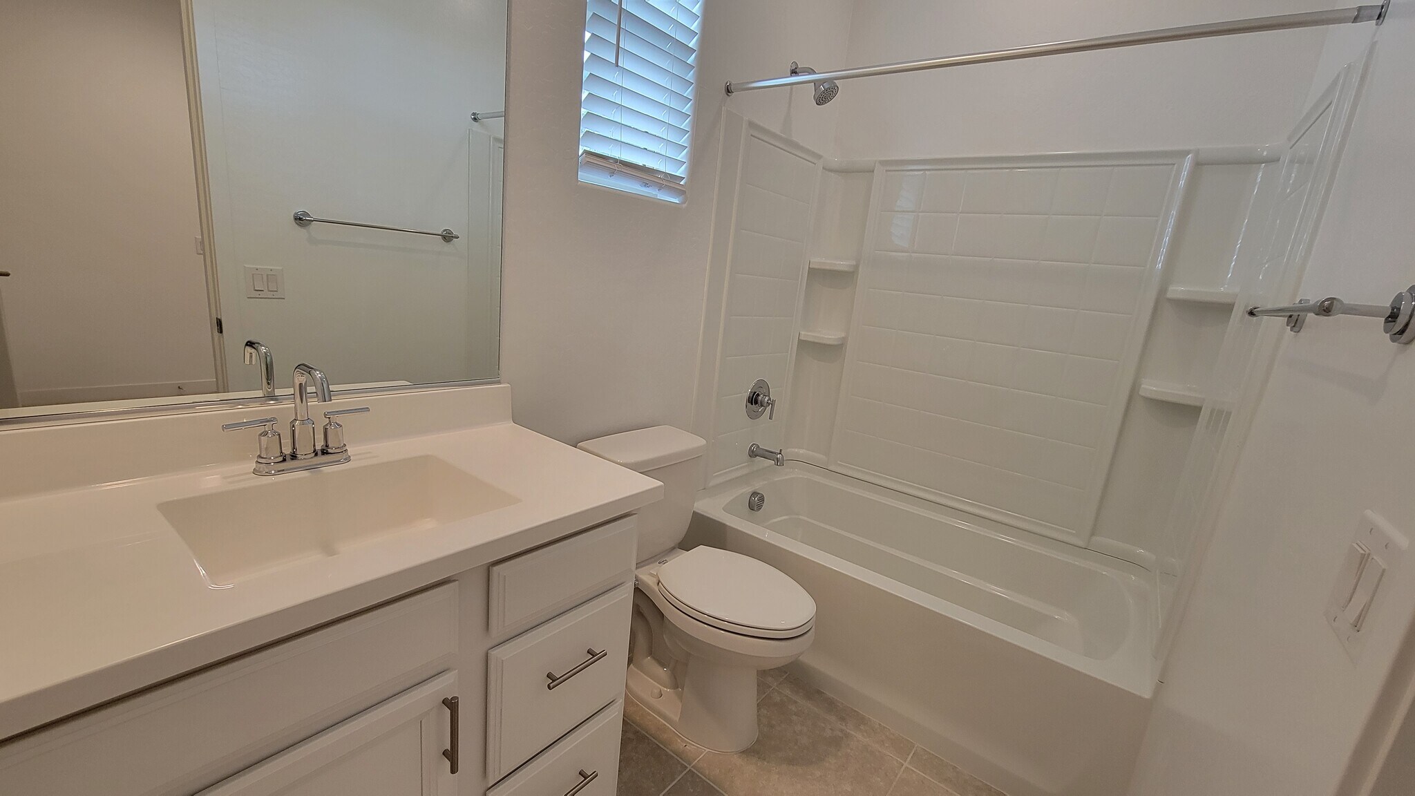 Private Full Bathroom 3 - 9530 E Tesla Ave
