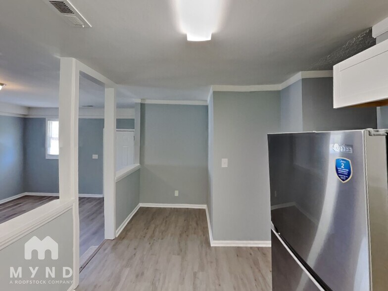 Building Photo - 3026 Bellaire Dr