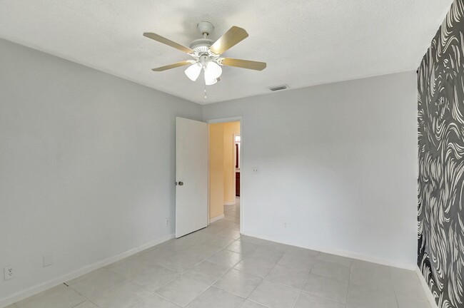 Building Photo - 20771 Boca Ridge Dr N