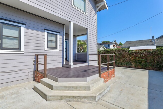 Building Photo - Gorgeous Home in Old Towne Orange