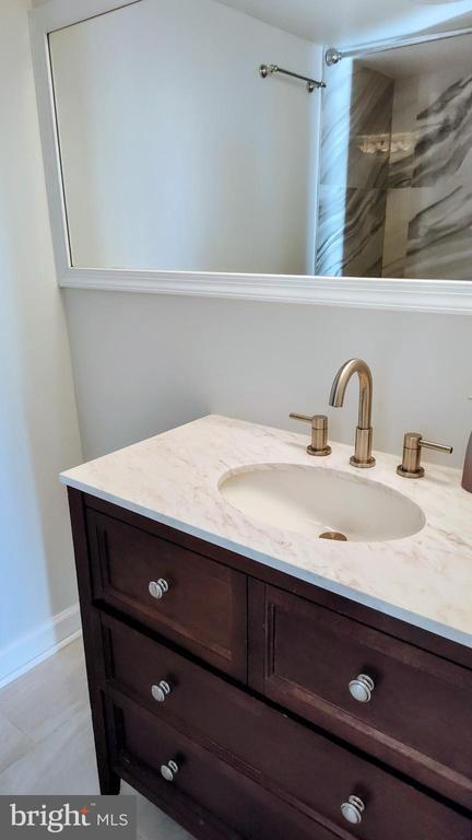 Building Photo - 6100 Westchester Park Dr