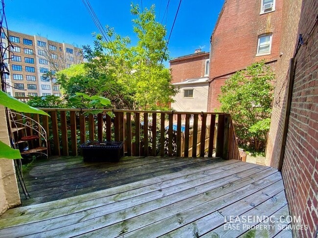 Building Photo - 1501 R St NW