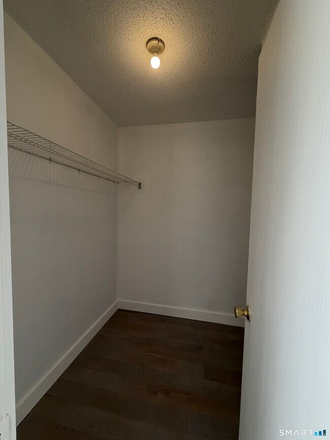 Building Photo - 410 Old Tolland Turnpike