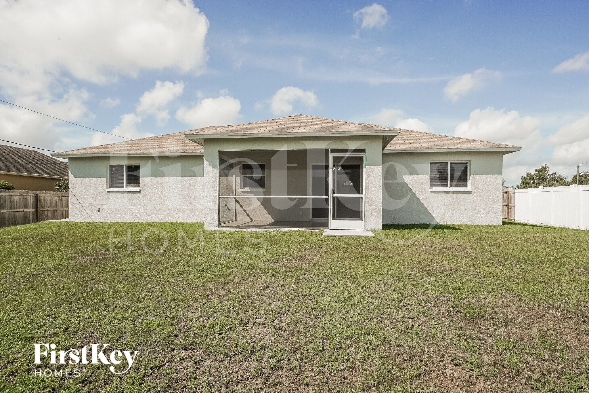 Building Photo - 2715 SW 1st Pl