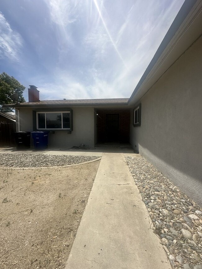 Building Photo - Coming in August-Ceres Home!