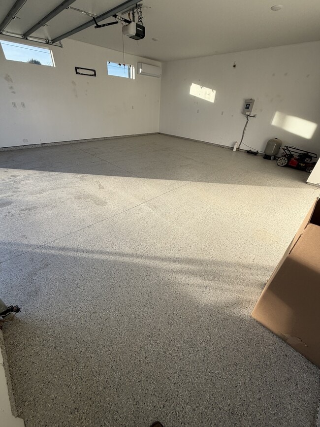 Building Photo - 4280 NE Alexander Way