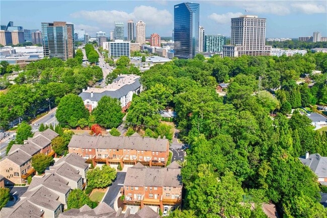 Building Photo - 3304 Ferncliff Ct