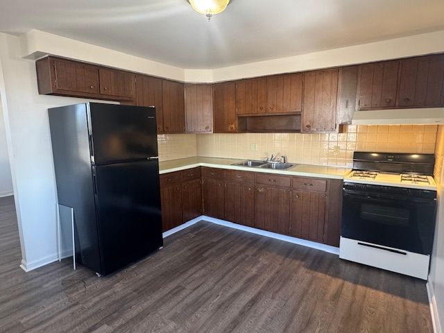 Primary Photo - 650 W Main St