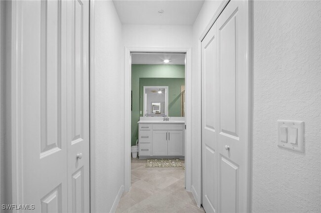 Building Photo - 15345 Grn Acrs Ave