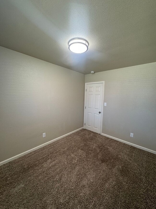 Building Photo - CUTE 3 BED 2 BATH IN COTTONWOOD, CA