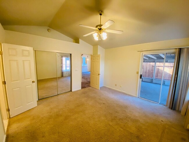 Building Photo - 3 Bedroom Home in Hampton Oaks