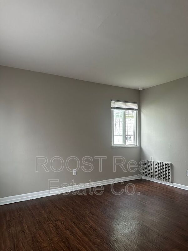 Building Photo - 2957-2959 E. 11th Avenue