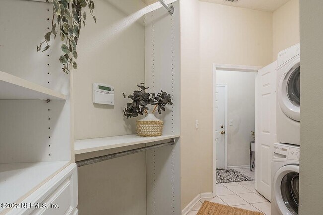 Building Photo - 13808 Herons Landing Way