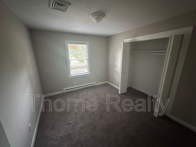 Building Photo - 112 Cane Dr