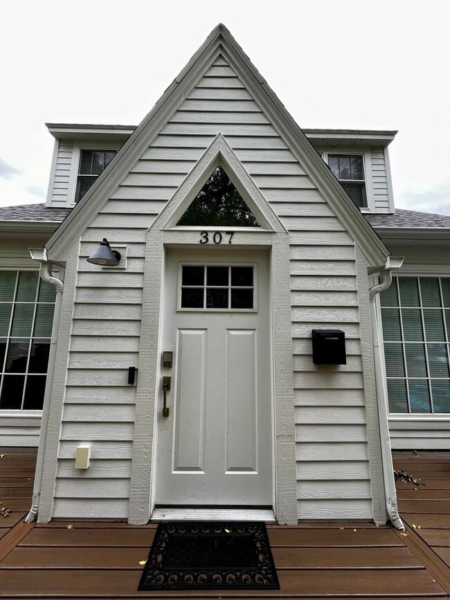 Building Photo - Fully Furnished and Fully Stocked Home For Rent Next to Cooper Park in Bozeman