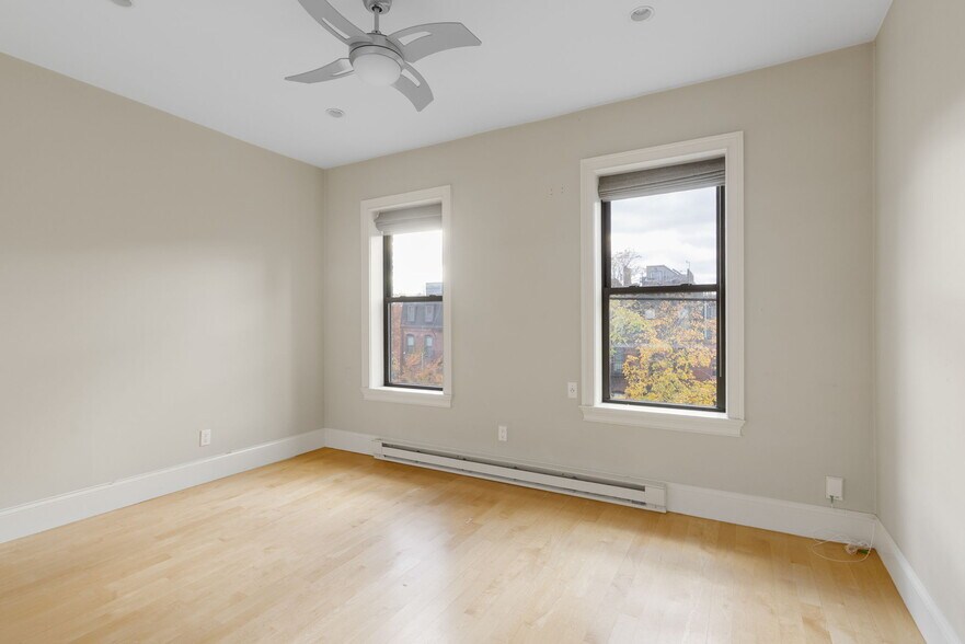 Building Photo - 17 Follen St