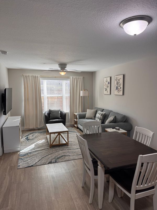 Building Photo - 680 6th Ave NE