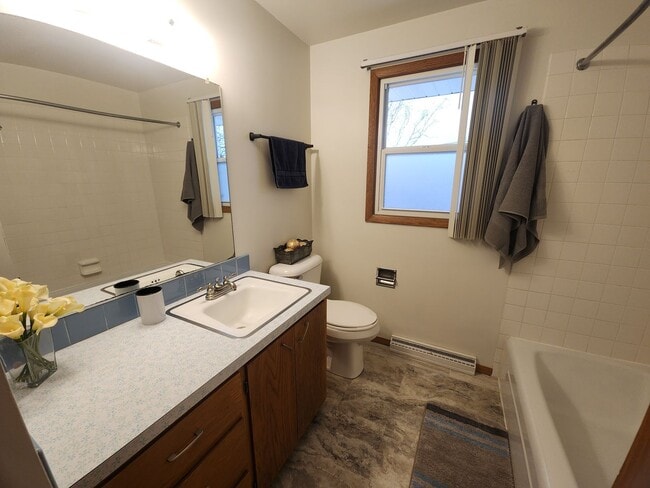 Building Photo - 631-633 E Longview Dr.