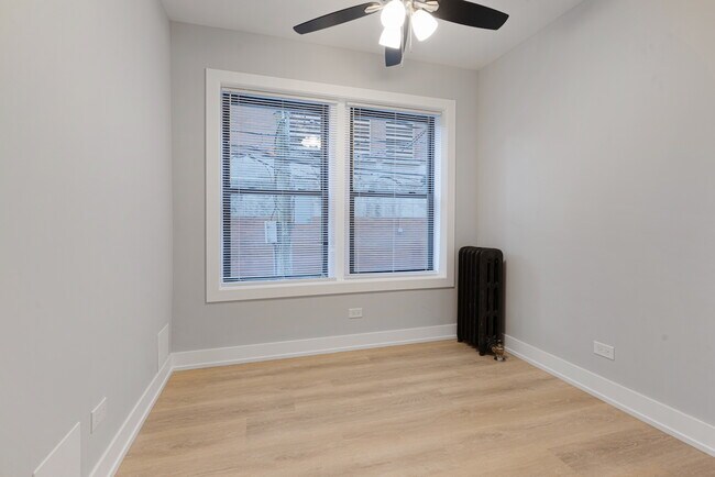Building Photo - 1649 W Jonquil Terrace