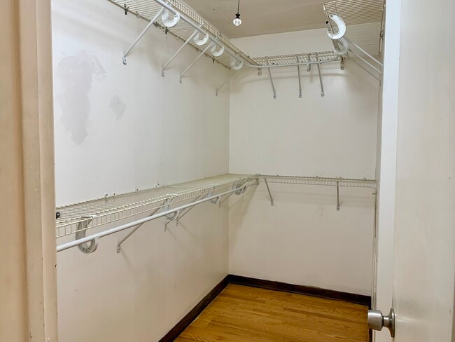 Building Photo - 9S174 Nantucket Dr