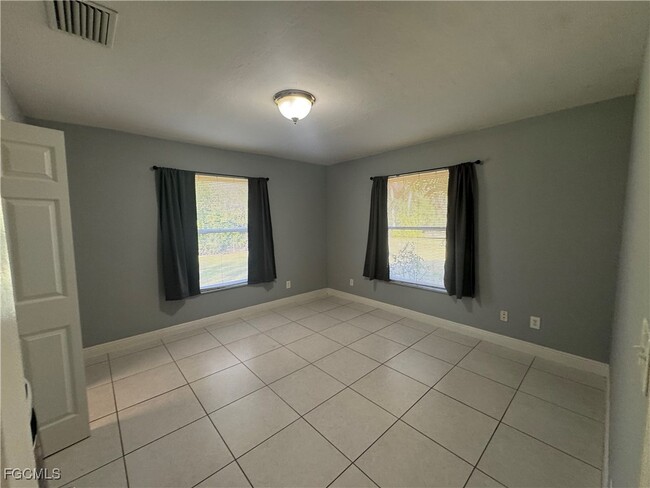 Building Photo - 291 16th St NE