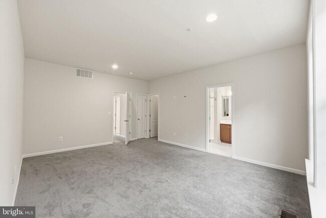 Building Photo - 4827 Forest Pines Dr