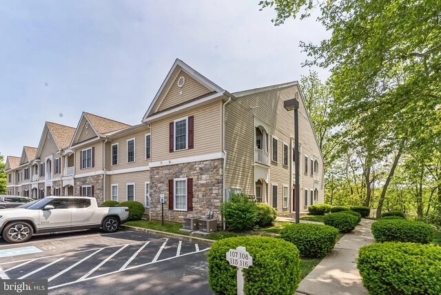 Building Photo - 1324 W Chester Pike