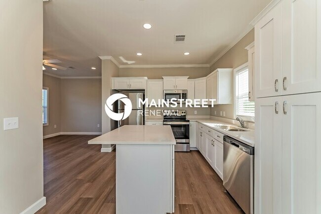 Building Photo - 3 Bedroom Pet-Friendly Home in North Port, FL with Main Street Renewal