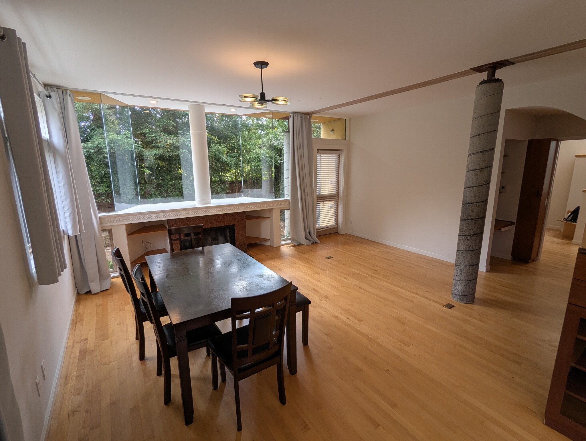 Living room - 2346 Cedar St