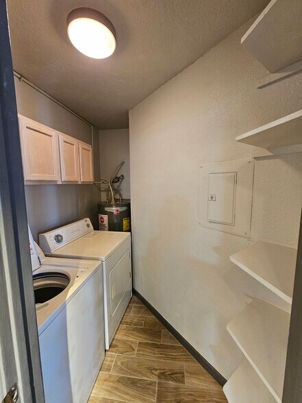 Building Photo - 1766 E Pepper Cir