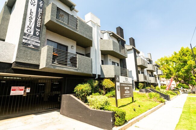 Building Photo - Media Crest @ 701