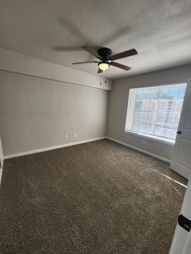 Building Photo - NOW LEASING 2 BEDROOM