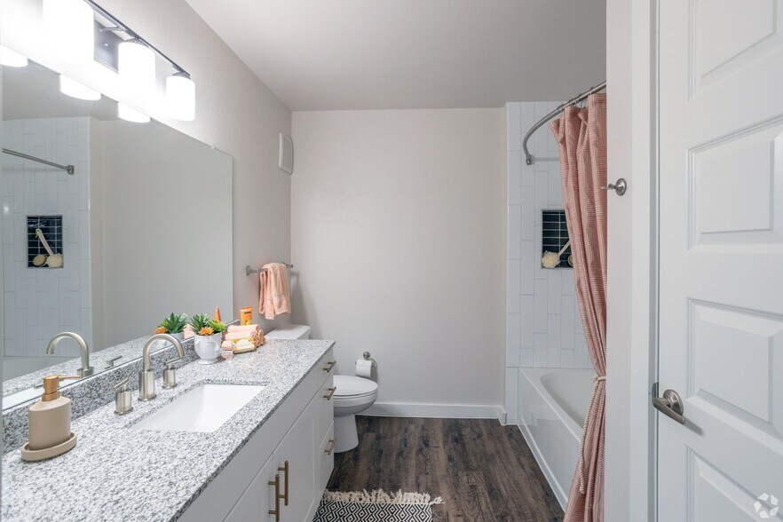 Building Photo - 10010 N Capital of Texas Hwy