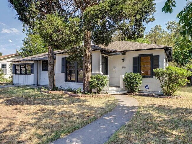 Primary Photo - Charming 3-bedroom, 2-bath home in Tech Terrace!! Looking for 6 Mo Lease!