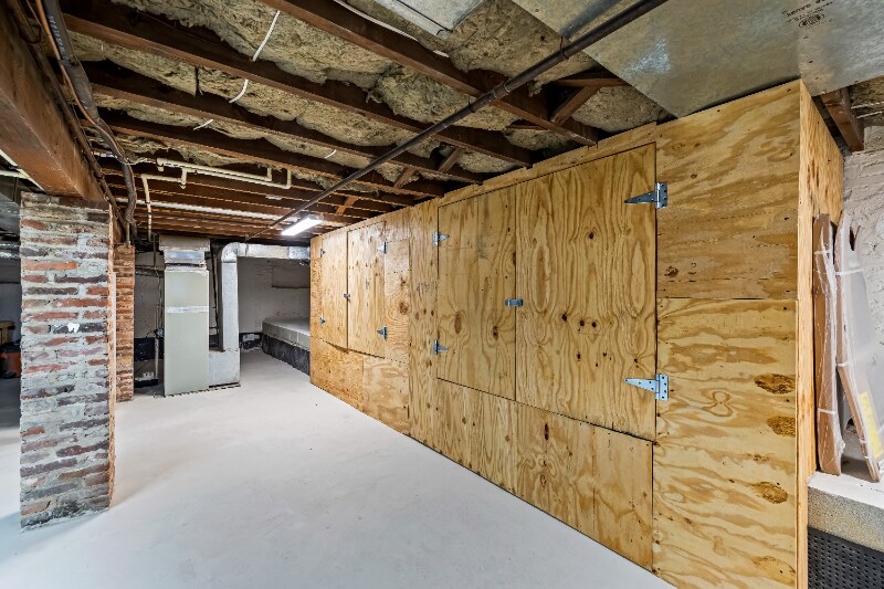 Building Photo - 1439 Haubert St