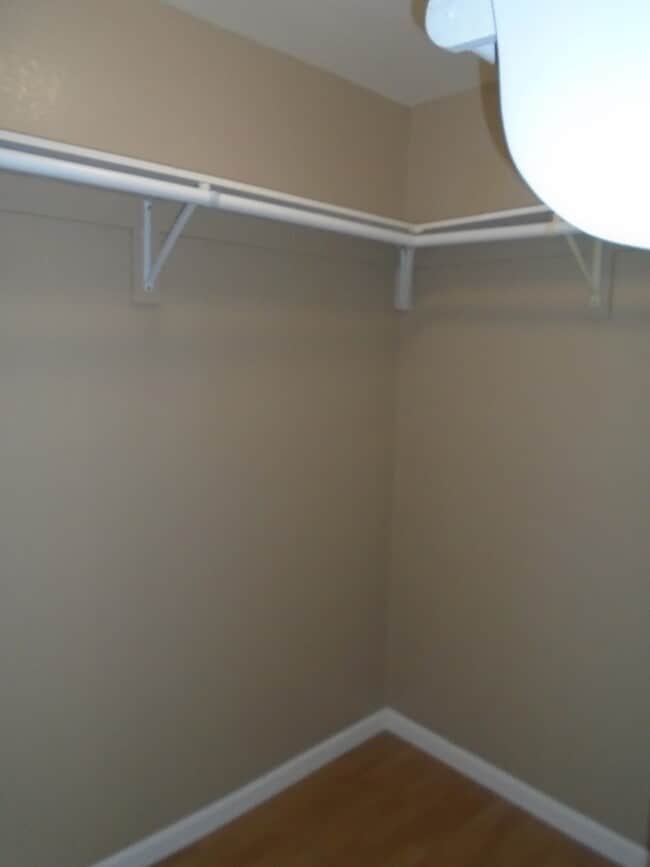 Building Photo - 3 BED 2 BATH HOUSE WITH FENCED BACKYARD IN SHASTA LAKE