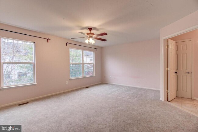 Building Photo - 7700 Duneiden Ln