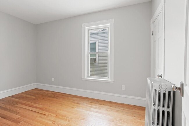 Building Photo - 426 Bowdoin St