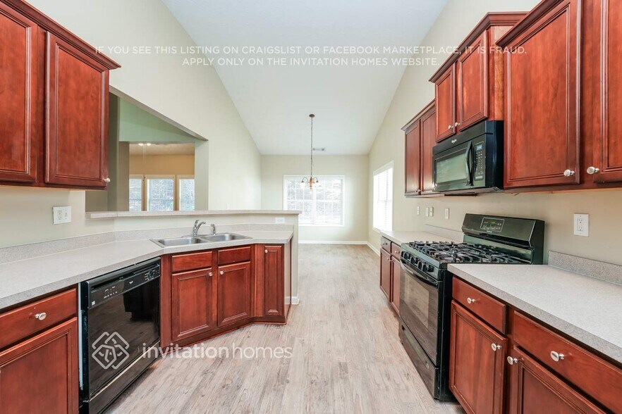 Building Photo - 30 Rosemoore Dr