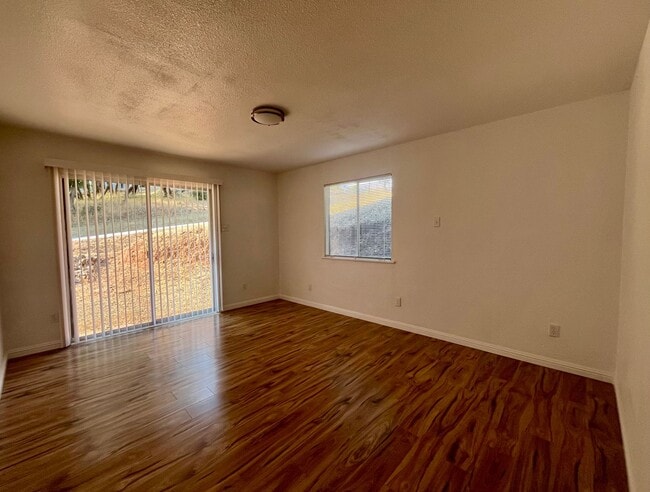 Building Photo - FREE DECEMBER RENT! 2.5 bedroom 1 bath home on 2 Acres with SOLAR in Shingle Springs !!!