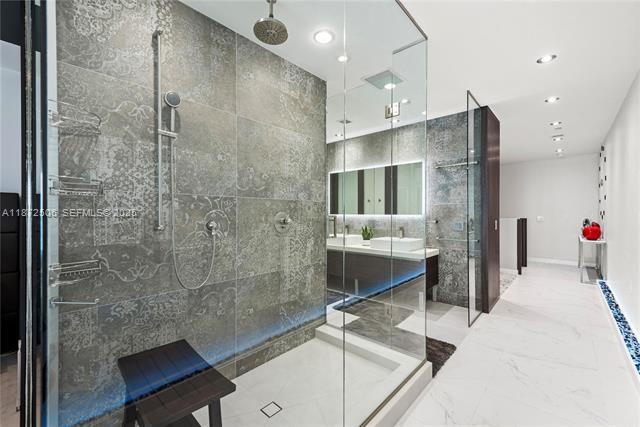 Building Photo - 1100 Biscayne Blvd