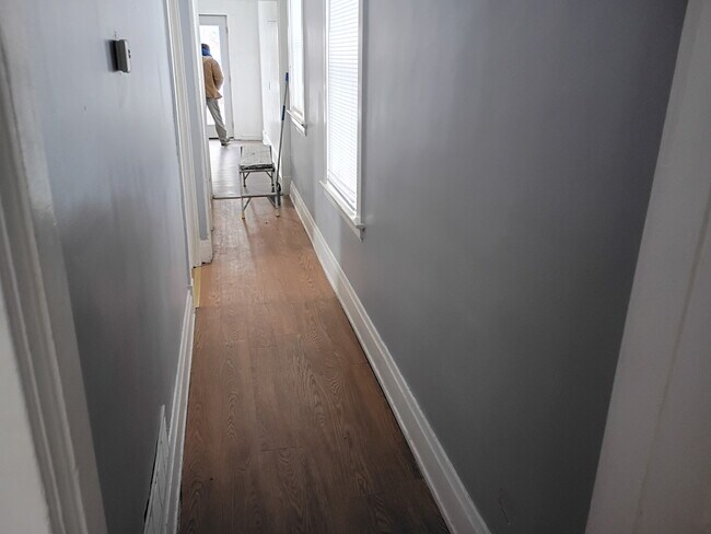 Building Photo - 4618 Sullivan Ave