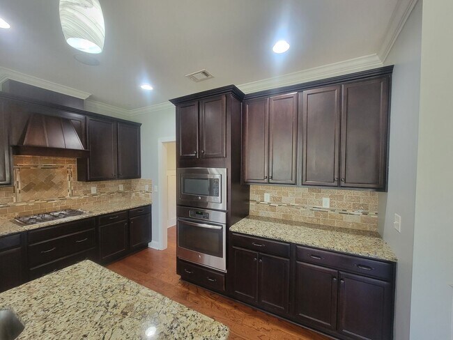 Building Photo - 135 Langfuhr Way